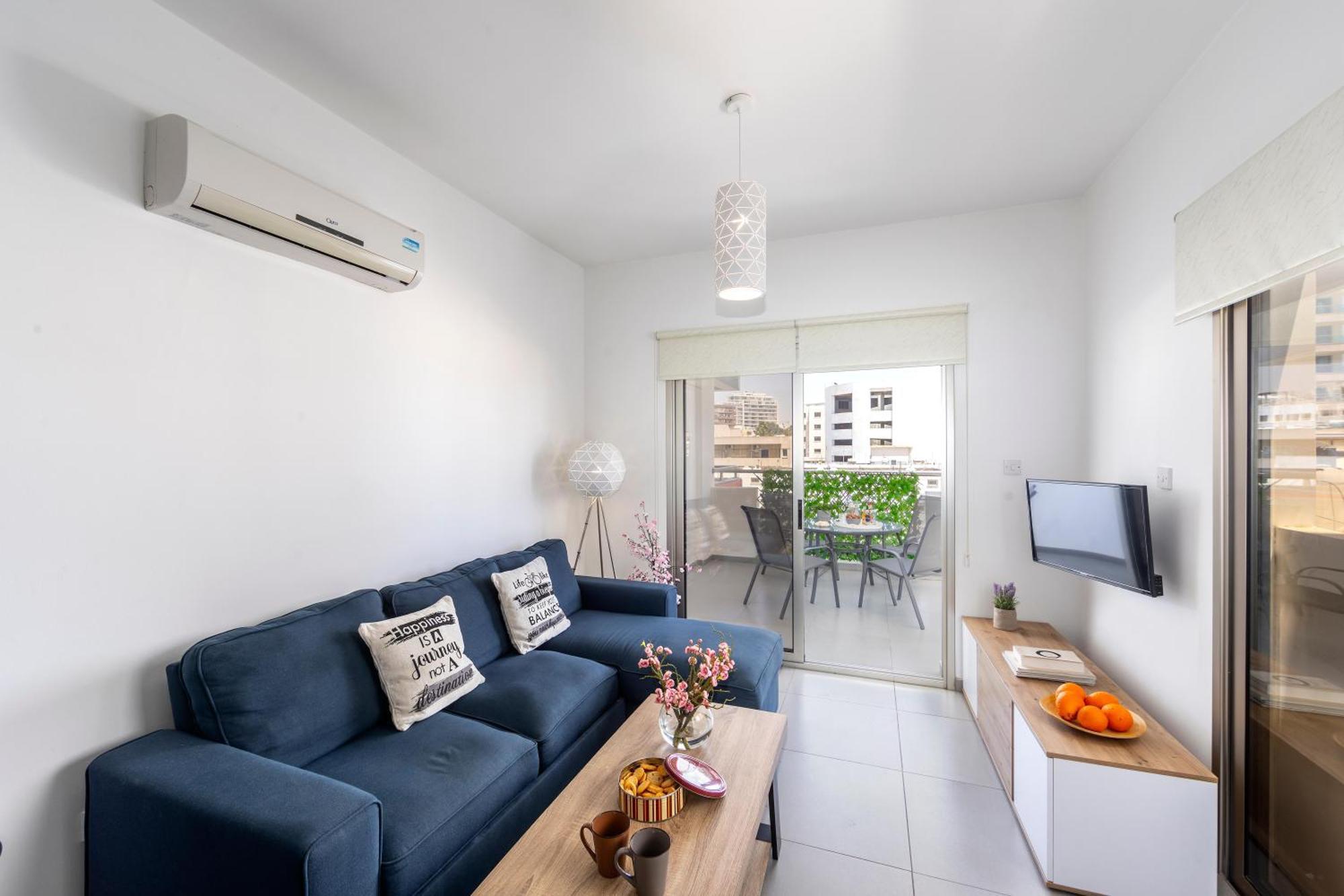 Airbnsea City Centre Side Sea View Apartments Larnaca Eksteriør billede