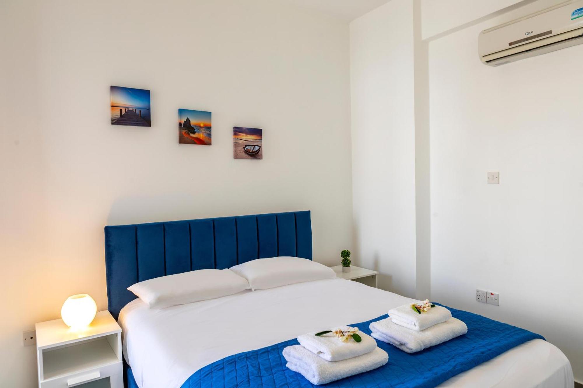 Airbnsea City Centre Side Sea View Apartments Larnaca Eksteriør billede