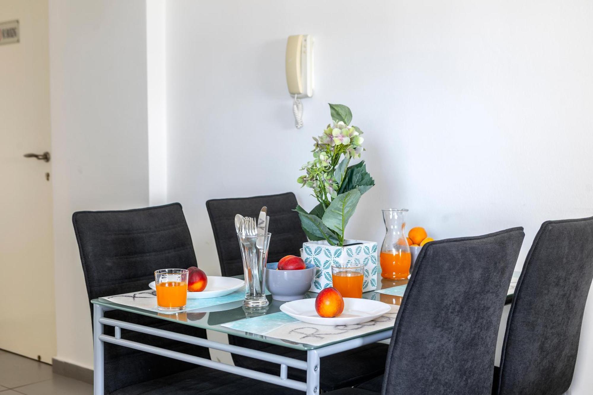 Airbnsea City Centre Side Sea View Apartments Larnaca Eksteriør billede