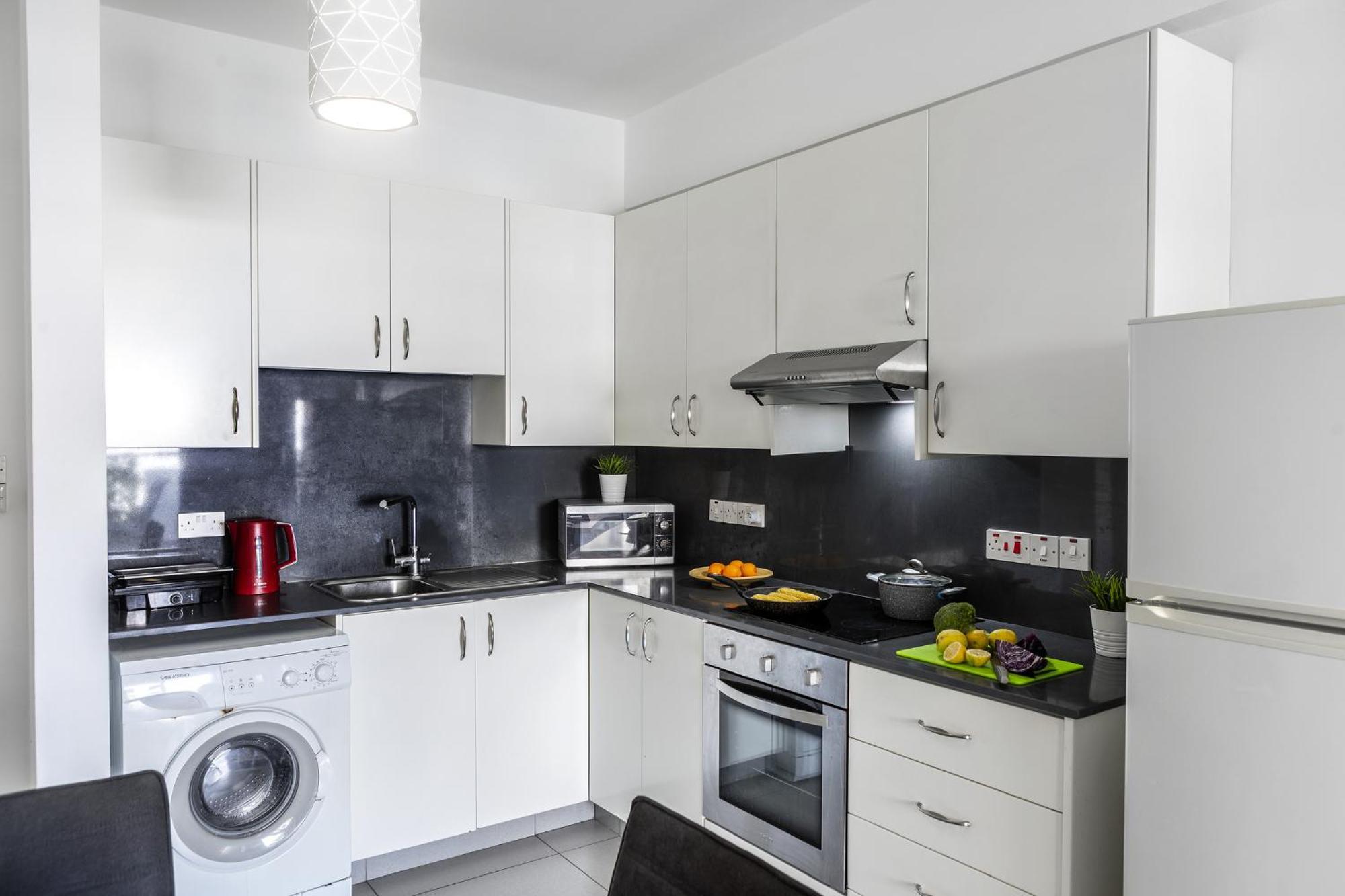 Airbnsea City Centre Side Sea View Apartments Larnaca Eksteriør billede