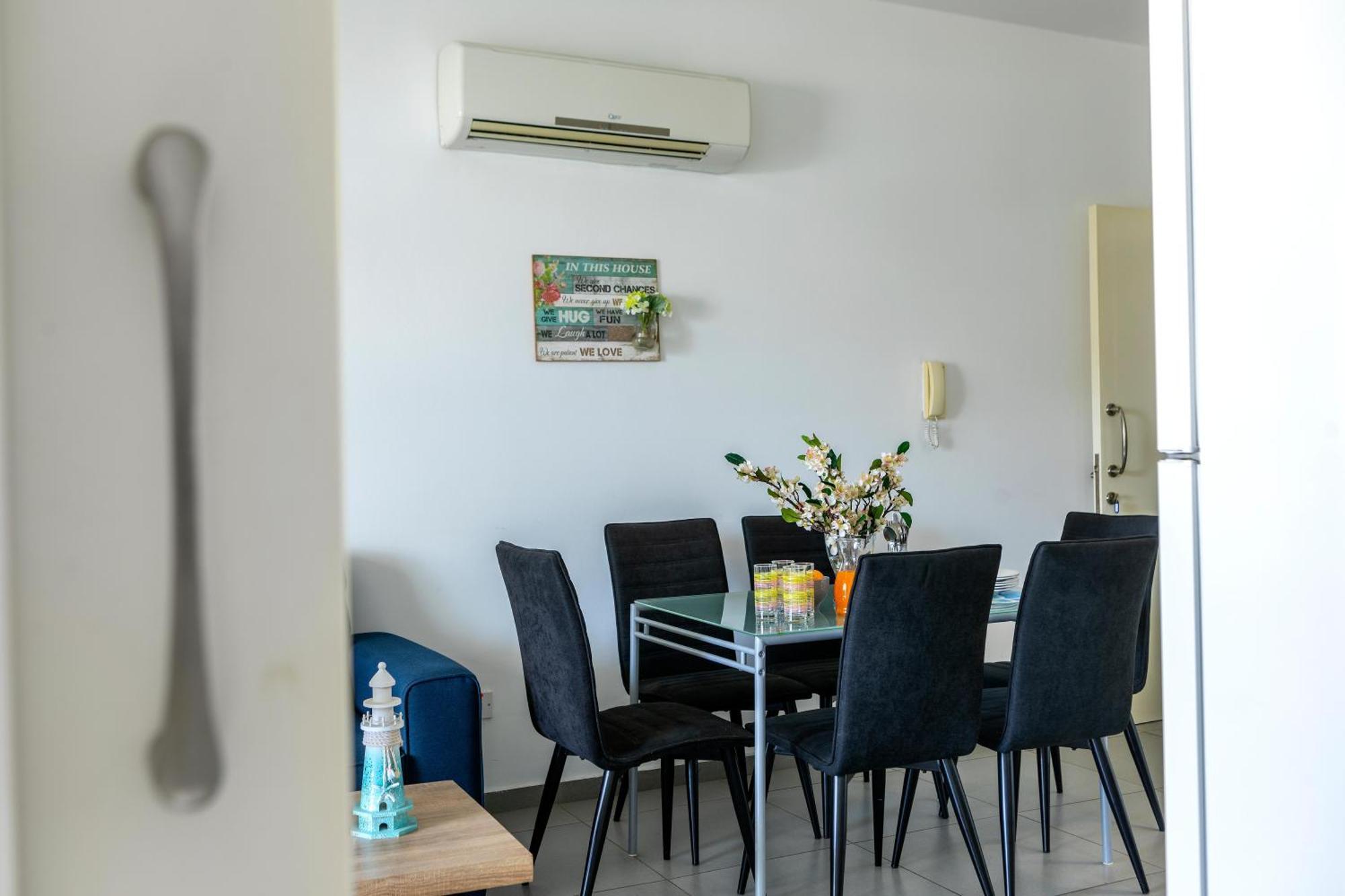 Airbnsea City Centre Side Sea View Apartments Larnaca Eksteriør billede