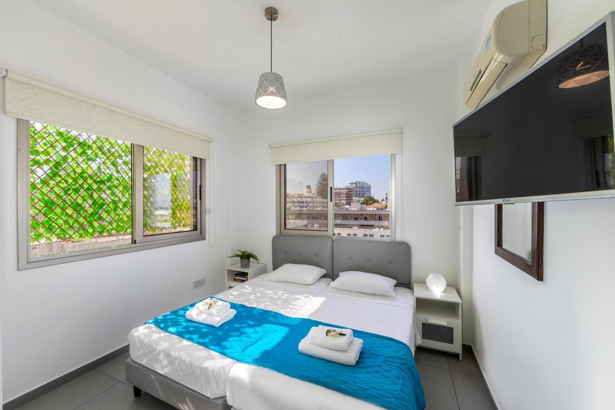 Airbnsea City Centre Side Sea View Apartments Larnaca Eksteriør billede