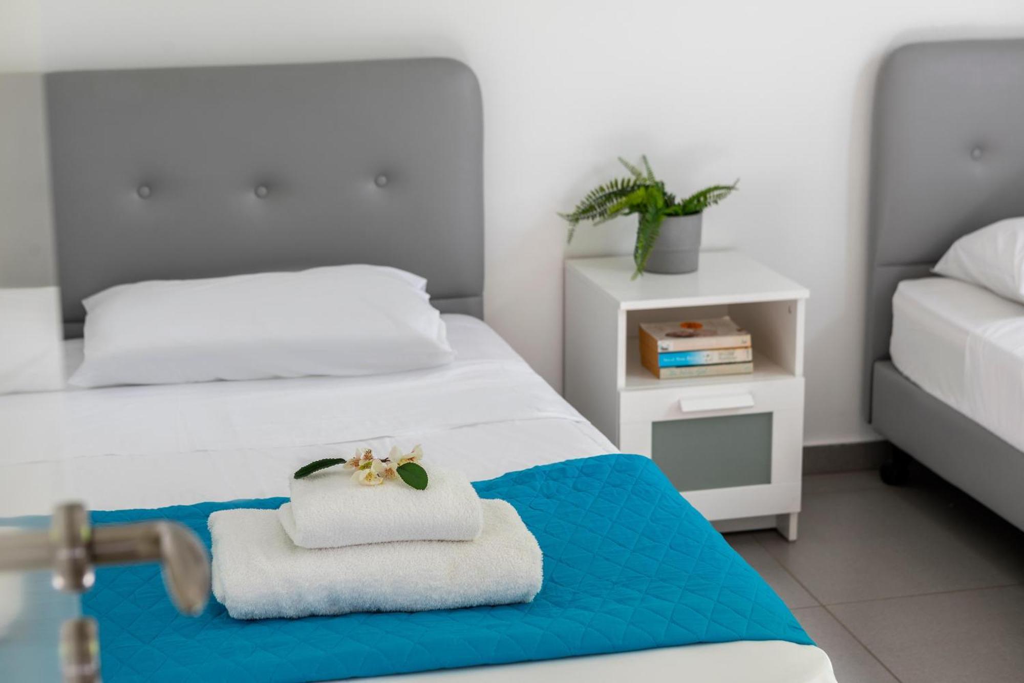 Airbnsea City Centre Side Sea View Apartments Larnaca Eksteriør billede