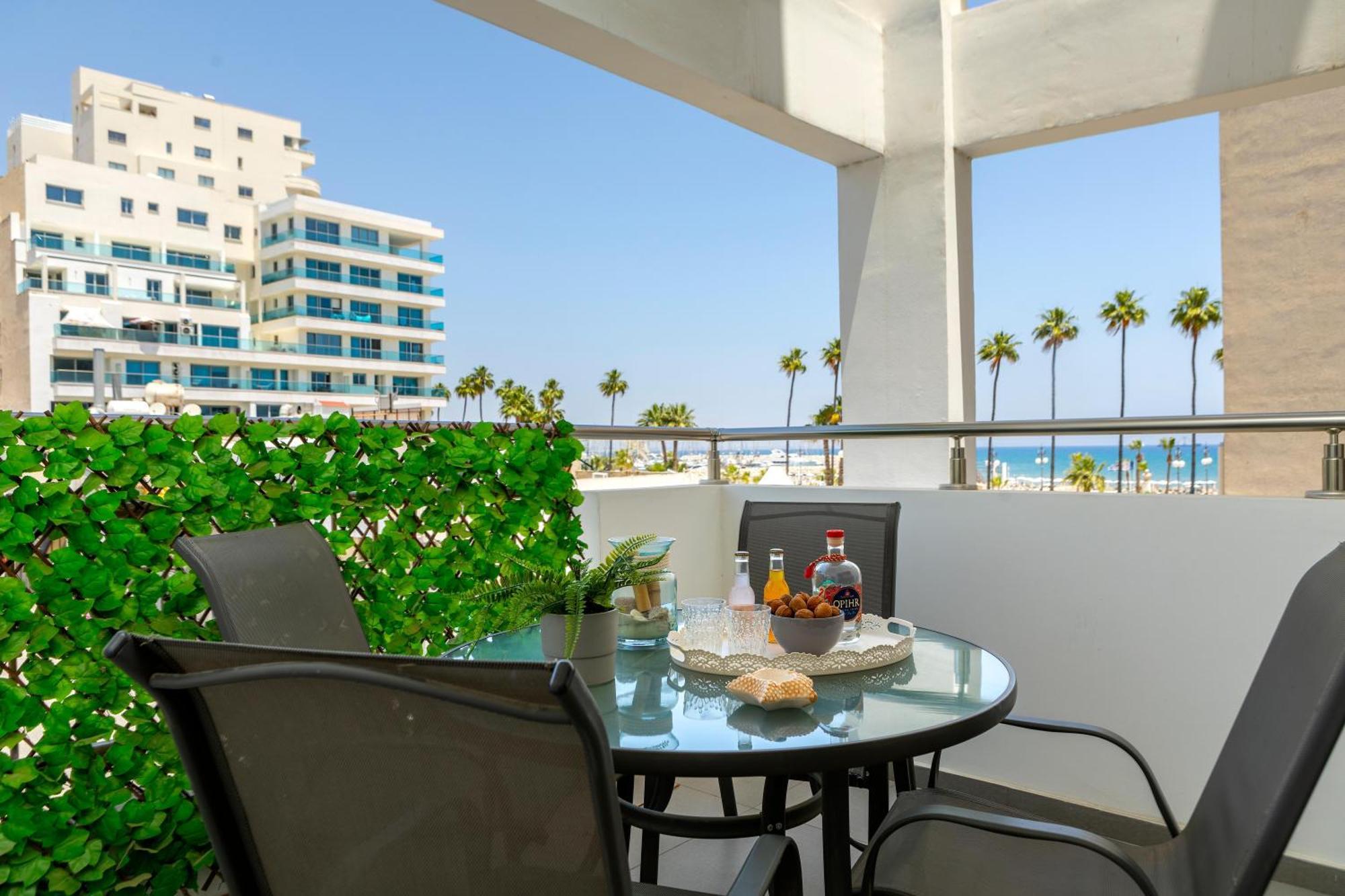 Airbnsea City Centre Side Sea View Apartments Larnaca Eksteriør billede