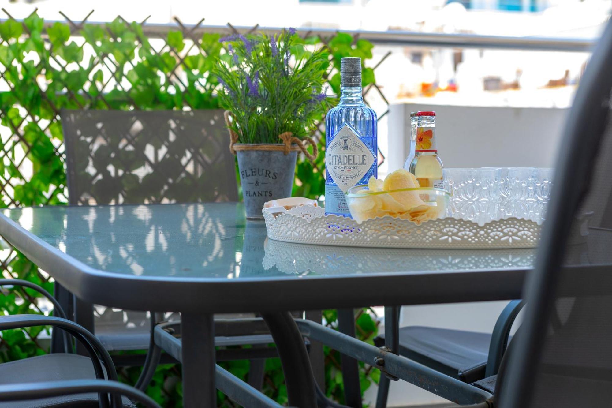 Airbnsea City Centre Side Sea View Apartments Larnaca Eksteriør billede