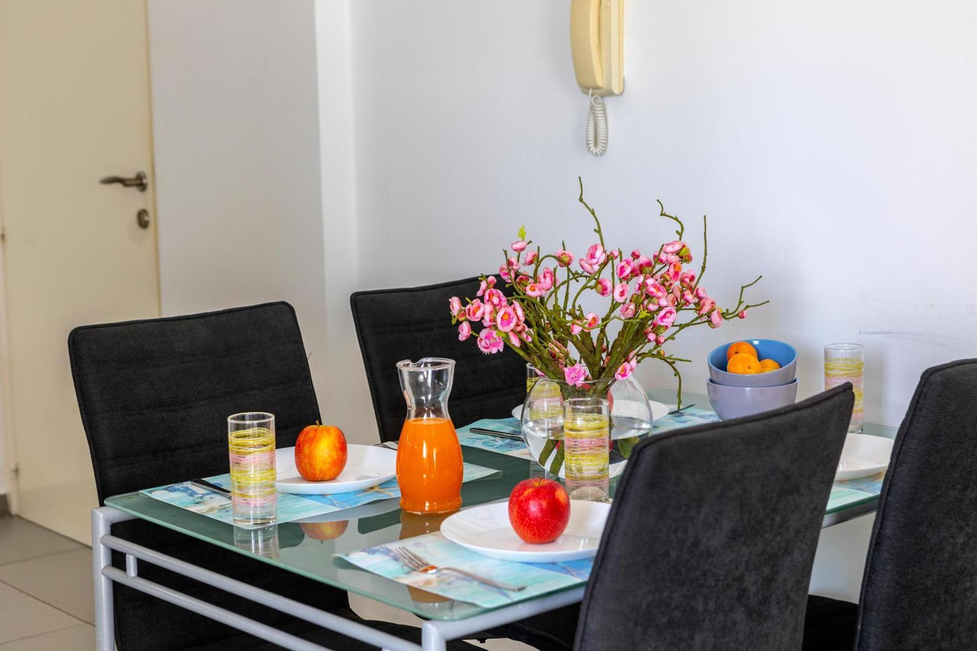 Airbnsea City Centre Side Sea View Apartments Larnaca Eksteriør billede