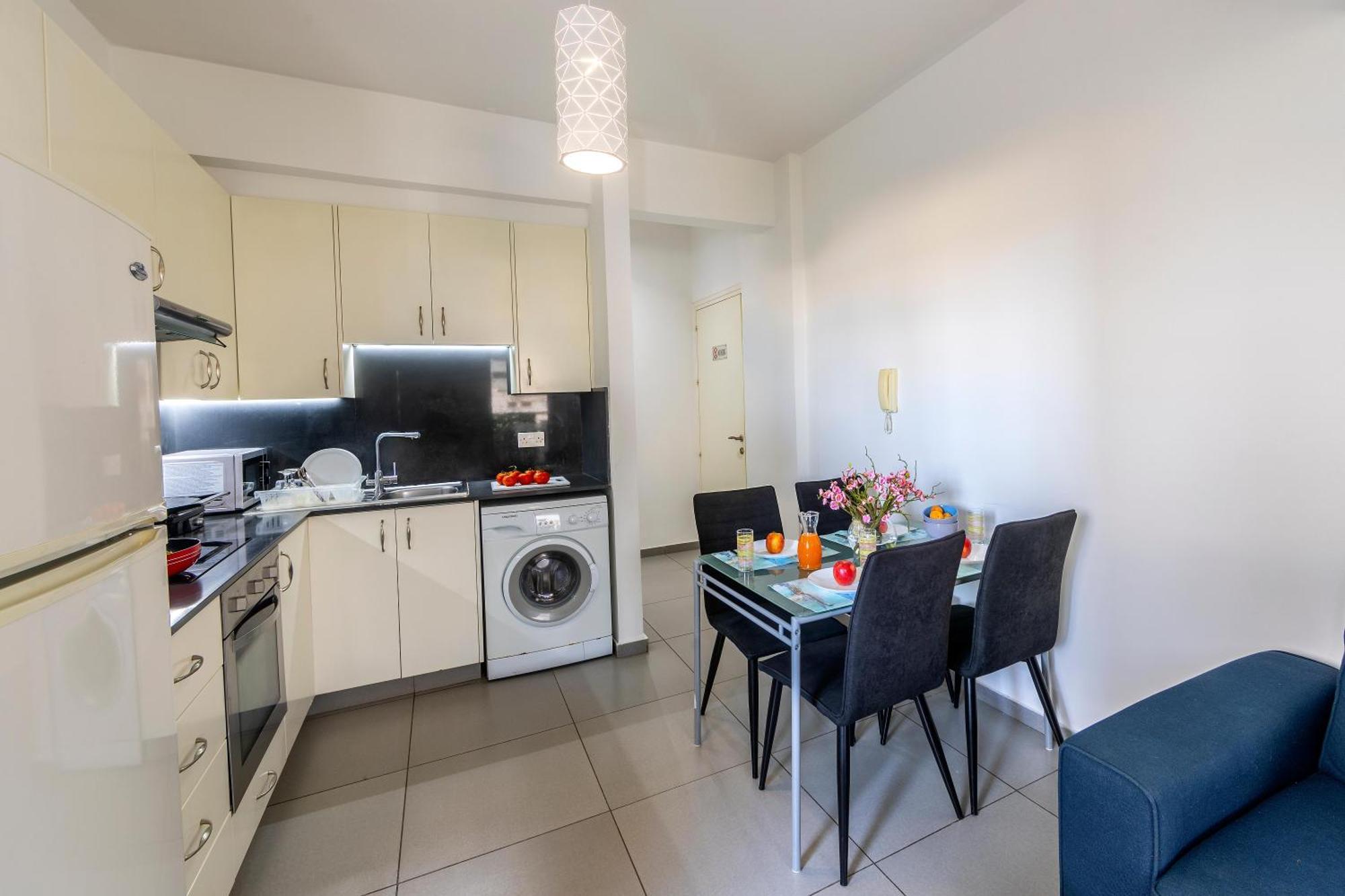 Airbnsea City Centre Side Sea View Apartments Larnaca Eksteriør billede